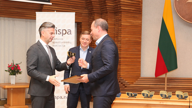 Ūkio ministras M. Sinkevičius įteikė apdovanojimus Lietuvos spaudos pramonės atstovams